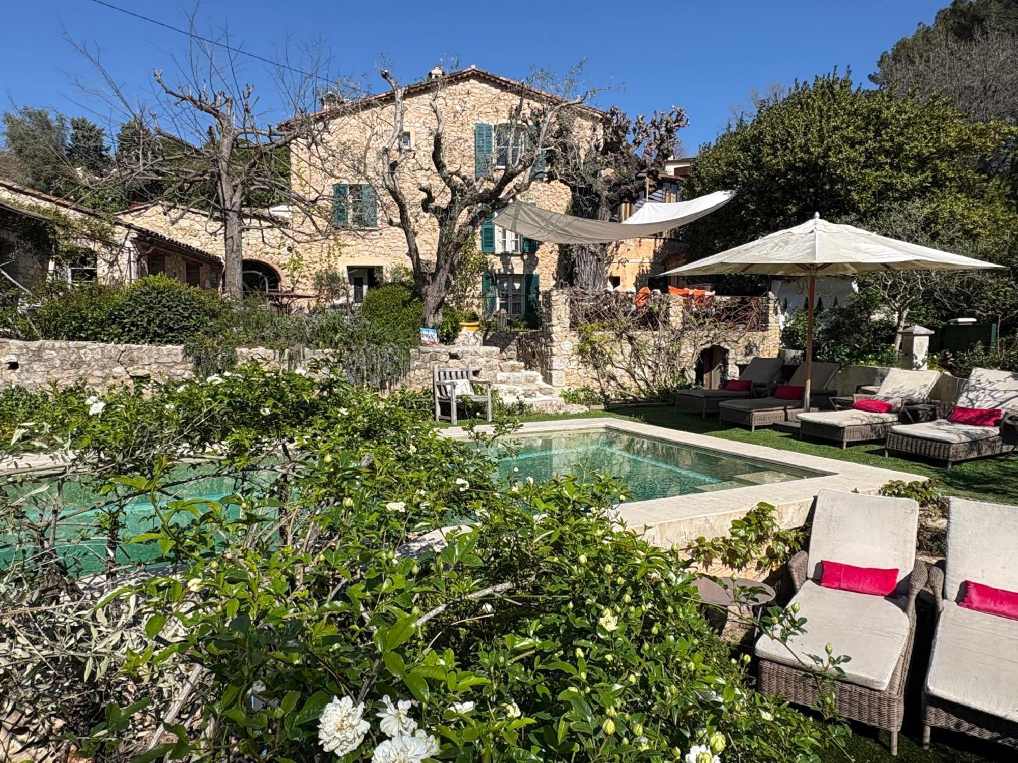 Les Rosees Mougins Kültér fotó